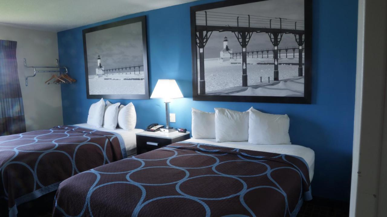 Rodeway Inn Elkhart Exterior photo